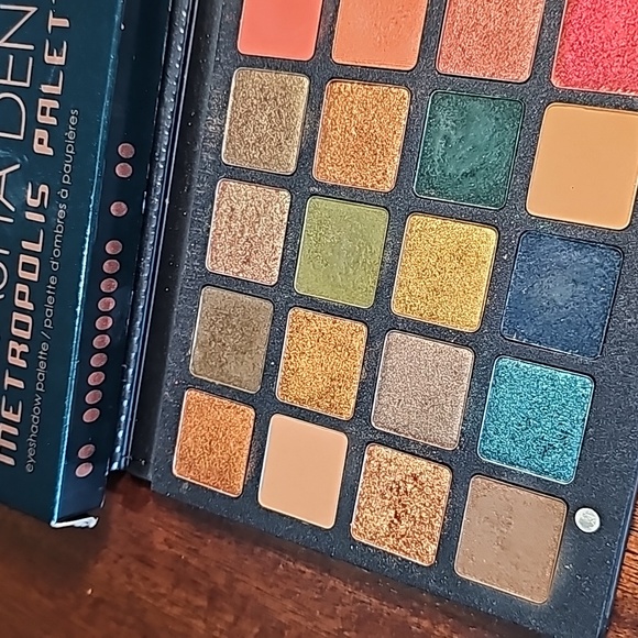 Natasha denona - Picture 3 of 4